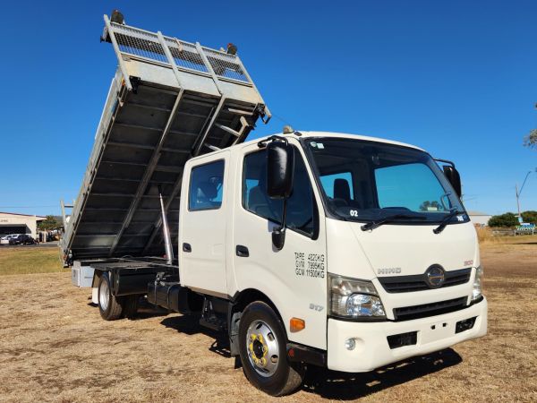 2015 HINO 300 917 Dump Truck image