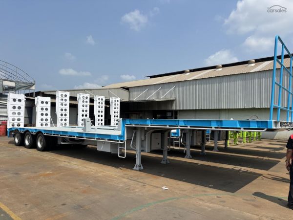 2026 UTA Tri-Axle Drop Deck Bi-Fold Ramps Semi Trailer image