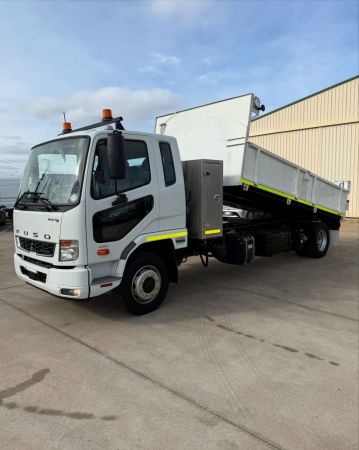 2023 Mitsubishi Fuso FIGHTER Tipper image