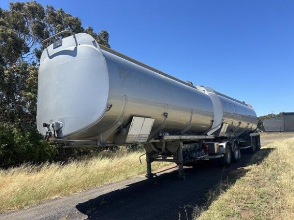2007 HOLMWOOD 19 METRE B DOULE FUEL TANKER image