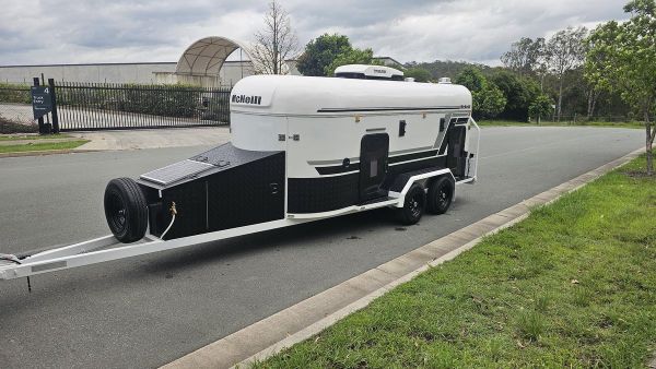 2025 McNeill 4 Dog Super Deluxe image