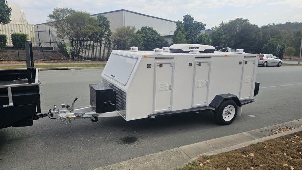 2025 Mcneill 6 Berth Dog Trailer image