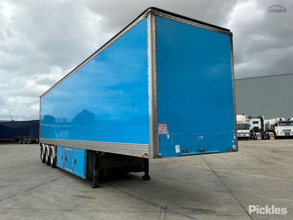 2010 Vawdrey VBS3 Tri Axle Pantech Trailer image