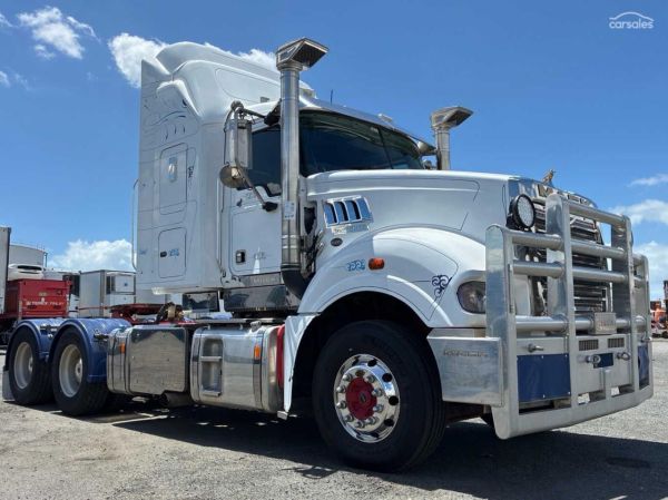 2017 Mack Superliner image