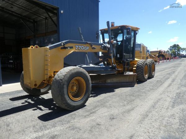 2011 John Deere 770GP image