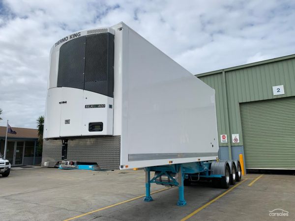 2015 FTE ST3 Lead A Roll Back 10 Pallet Freezer Double Stacker image