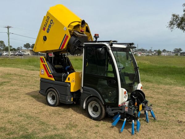 2022 Dulevo 850 Sweeper EV6 image