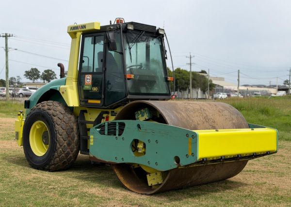 2013 Ammann ASC130 Vibrating Roller image