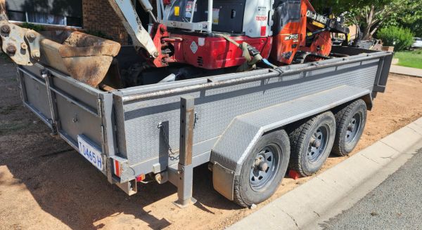 2022 Triaxle Tipper 4.2m x 1.8m (floor) image
