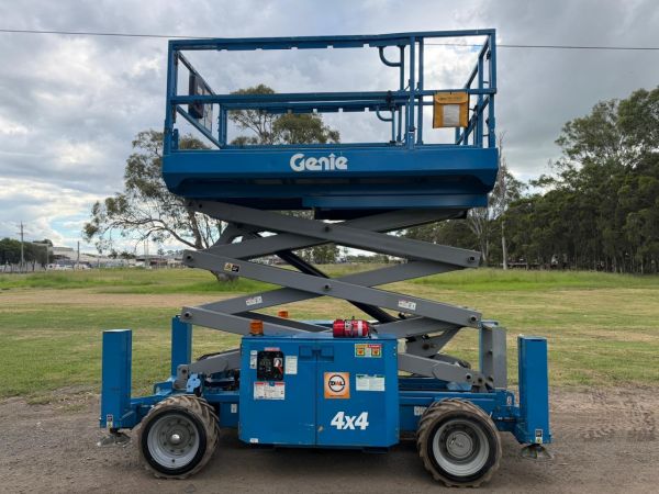 2013 Genie GS-2669 RT Scissor Lift image