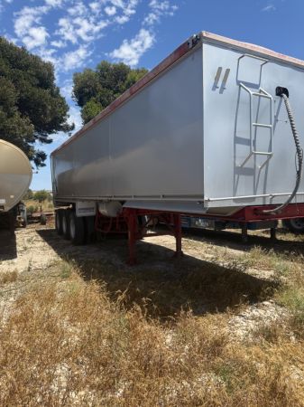 1999 FREIGHTMASTER TRI-AXLE TIPPER CHASSIS TIPPER image