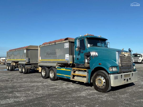 2018 Mack Trident image