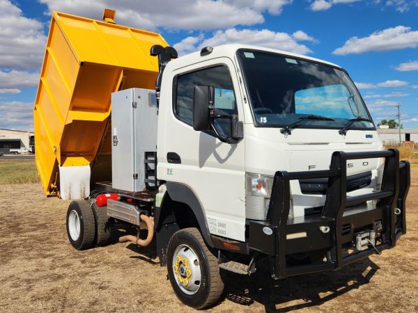 2015 MITSUBISHI FUSO CANTER FG Dump Truck image