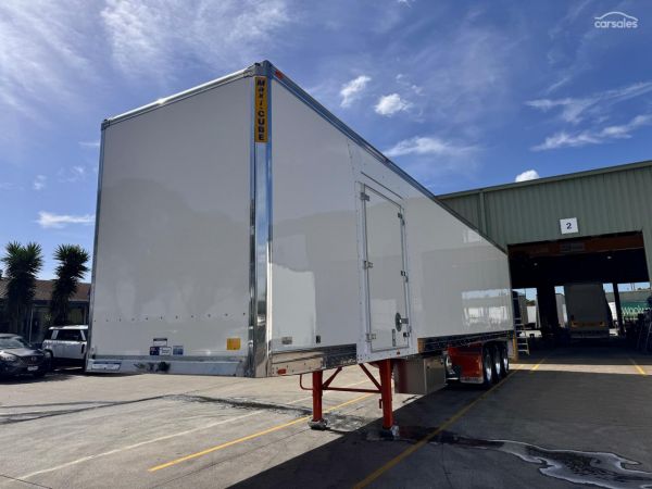 2024 Maxitrans ST3 OD 24 Pallet Dry Freighte Van Side Door image