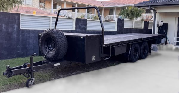 2013 McNeill 6M BY 2M FLAT DECK Flat Deck image