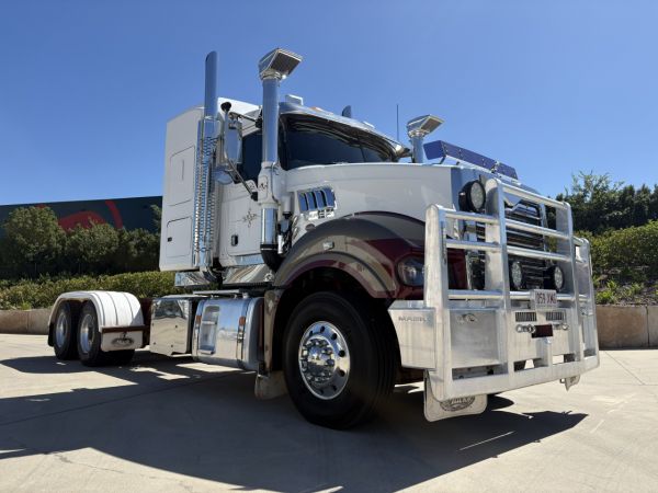 2016 Mack Superliner Primemover image
