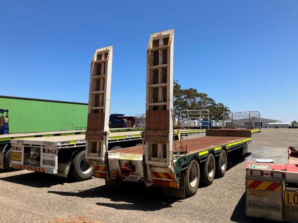 1997 SOUTHERN CROSS 45FT TRI AXLE DROP DECK TRAILER image