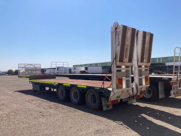 1997 SOUTHERN CROSS 45FT TRI AXLE DROP DECK TRAILER image