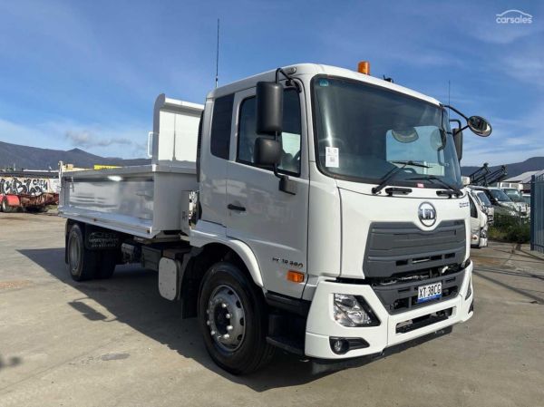 2022 UD PK 18 280 Croner Tipper image