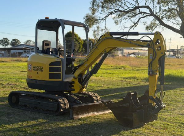 2015 Wacker Neuson EZ28 Tracked-Excav image