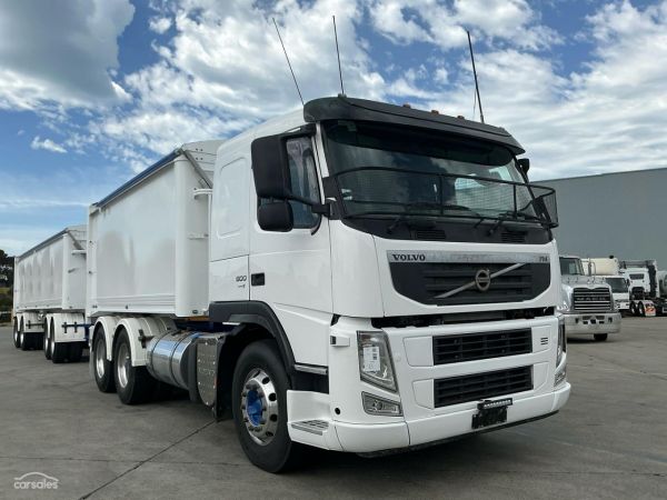 2011 Volvo FM 500 Tipper and Quad Dog Combination image
