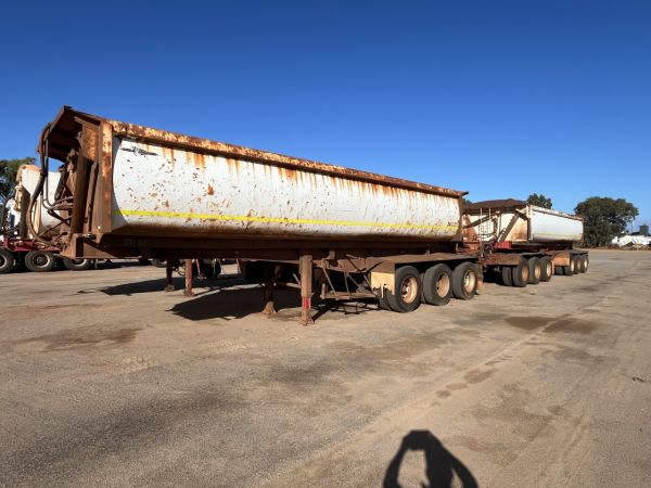 2010 Howard Porter Side Tipper image