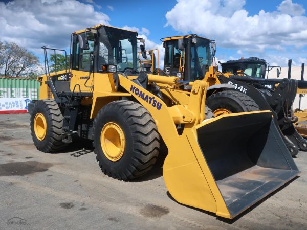 2011 KOMATSU WA380-6 image