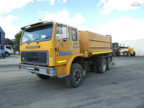 1987 INTERNATIONAL ACCO 1950D 12000L 6X4 image