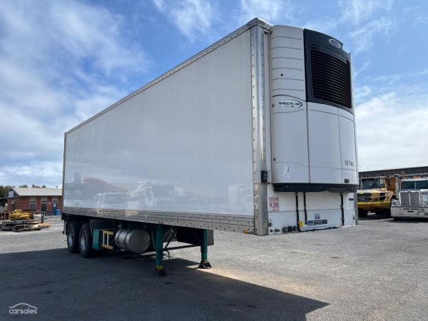 2020 Vawdrey VBS2 32 Ft Tandem Axle Refrigerated Pantech image