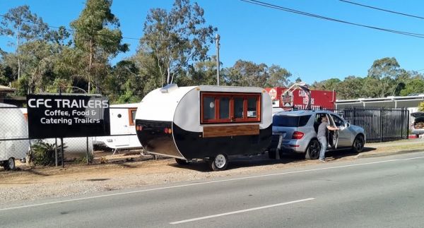 Maxi Retro Food Trailer image