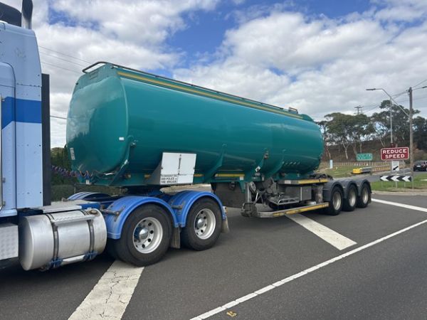 2017 HOLMWOOD HIGHGATE ROAD TRAIN 25 MT A ALUMINIUM FUEL TANKER image