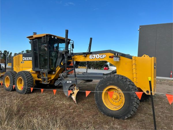 2010 John Deere 670 GP Motor Grader image