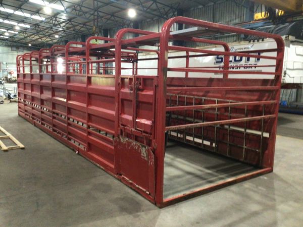 2004 UNKNOWN CATTLE CRATE image