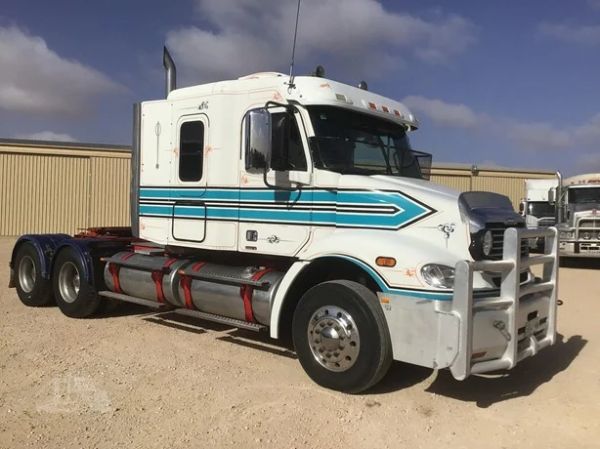 2006 FREIGHTLINER COLUMBIA 112 image