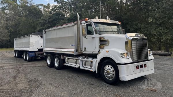 2013 FREIGHTLINER CORONADO 114 image