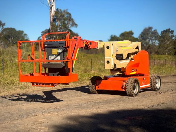 2020 JLG M400AJP Boom Lift image