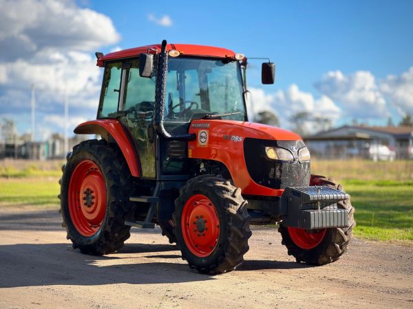2021 Kubota M108 FWA/4WD S image