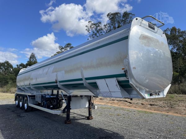 2009 HOLMWOOD FUEL TANKER 42000LT image