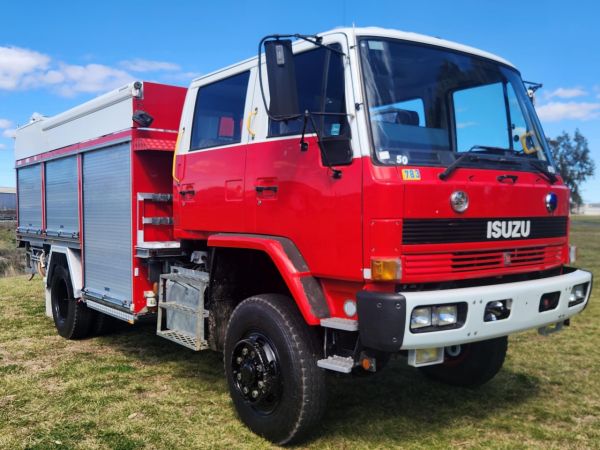 1994 ISUZU FTS700 Fire Truck image