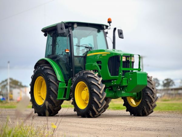 2023 John Deere 5093E FWA/4WD image