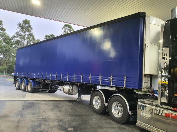 2013 Vawdrey 45 foot tautliner with fridge image