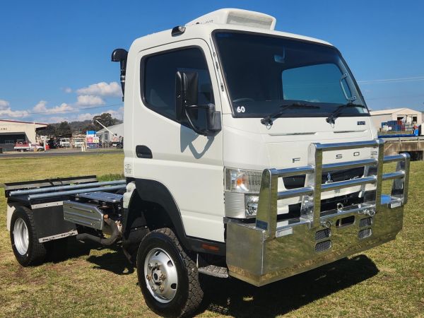 2019 MITSUBISHI FUSO CANTER FG 4X4 Cab Chassis image