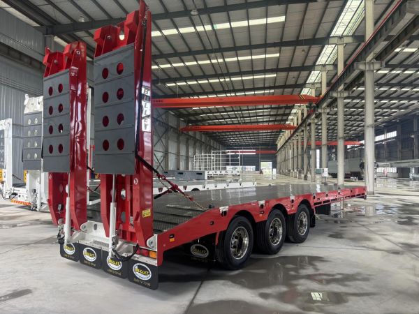 2025 BULLET Tag Trailer Airbag Tri-Axle Alloy Rims with Bi-Fold Ramps image