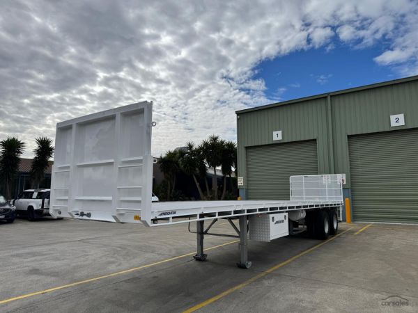 2010 MaxiTrans ST2 12.2m Tandem Semi image