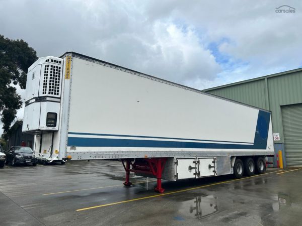 1997 MaxiCube ST3 24 Pallet Chiller, Belly locks evap image