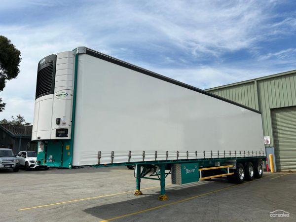 2019 Vawdrey ST3 22 Pallet Refrigerated Curtain Sider, R/T image