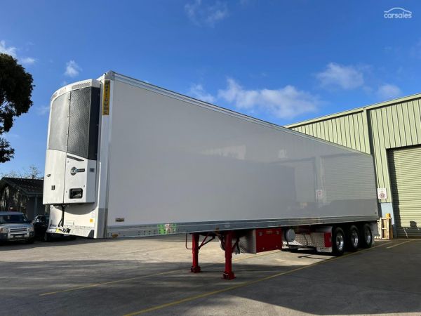 2021 Maxitrans ST3 22 Pallet -30 Reefer Double Stacker, Rear Evap, RT image