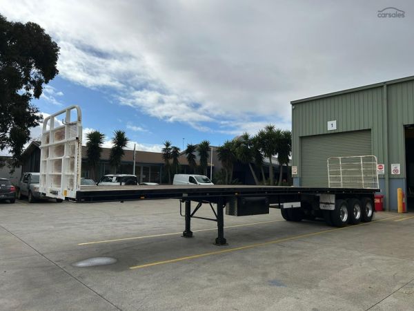 2016 Haulmark ST3 13.55m Flat Deck Moffeet image