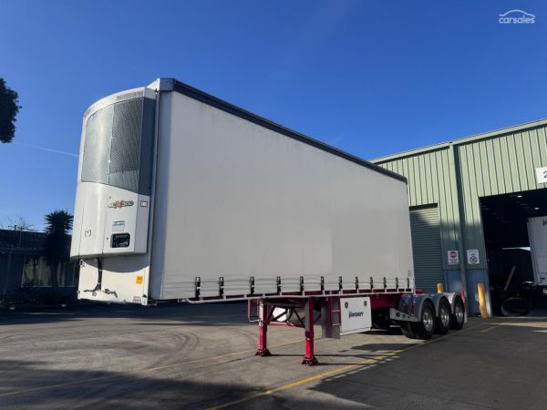 2012 Vawdrey ST3 Lead A 12 Pallet Refrigerated Curtain Sider image