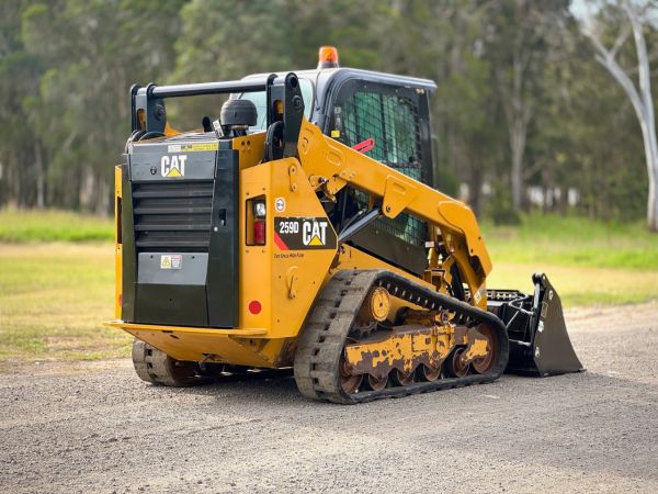 2015 Caterpillar 259D Skid Steer image